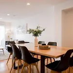 Chic Harbourside Group Haven In Heart Of Hobart