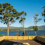 Luxurious Waterfront Home In The North Of Hobart