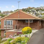 Lovely 2 Bed Home With Views