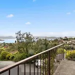 Lovely 2 Bed Home With Views