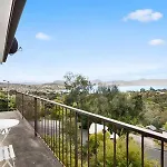 Lovely 2 Bed Home With Views