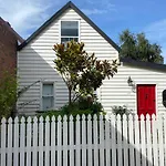 Writer\'S Cottage, Luxurious Oasis In The Heart Of North Hobart