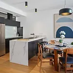 Vintage Suite At Saddlers - Embrace A Cafe Lifestyle