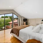 Hobart Comfy Studio