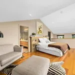 Hobart Comfy Studio