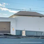 Inner-City 2 Bedroom Apartment With Free Parking