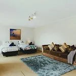 Spacious Modern Home Outstanding Views Sleeps 9