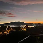 4 Bed 2 Storey House With Views Spa Near Beach