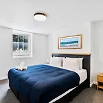 Portsea - Elegant Apartment By Salamanca