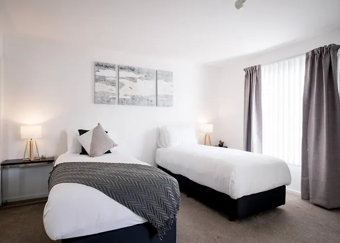 Chic Harbourside Group Haven In Heart Of Hobart