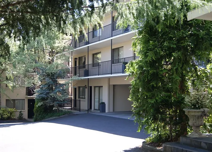 Grosvenor Court Apartments