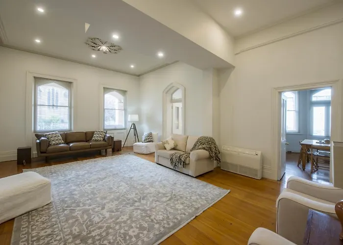 Roxburgh House Apartments