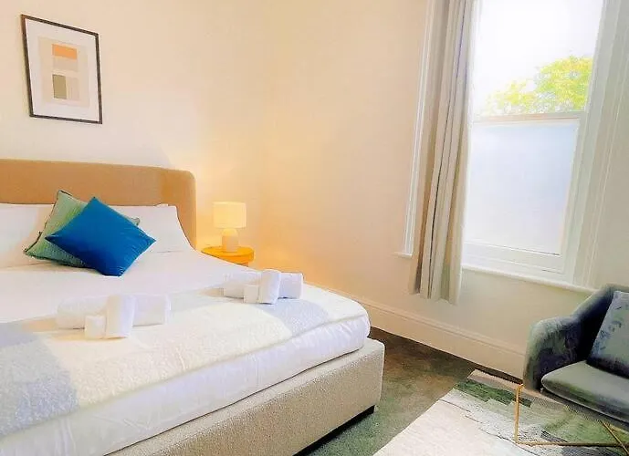Luxury Hobart City Fringe Home
