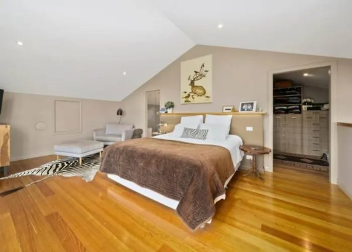 Hobart Comfy Studio