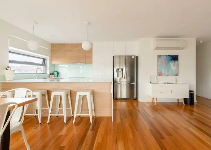 Kangaroo Bay Apartments