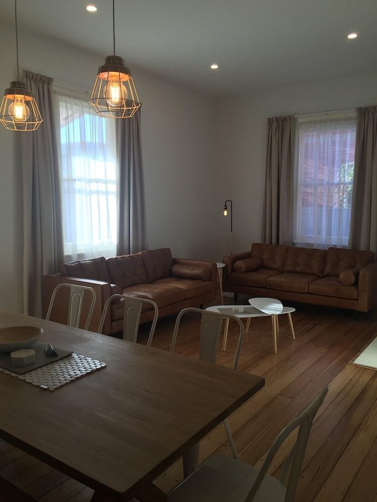 Grosvenor Court Aparthotel 4*