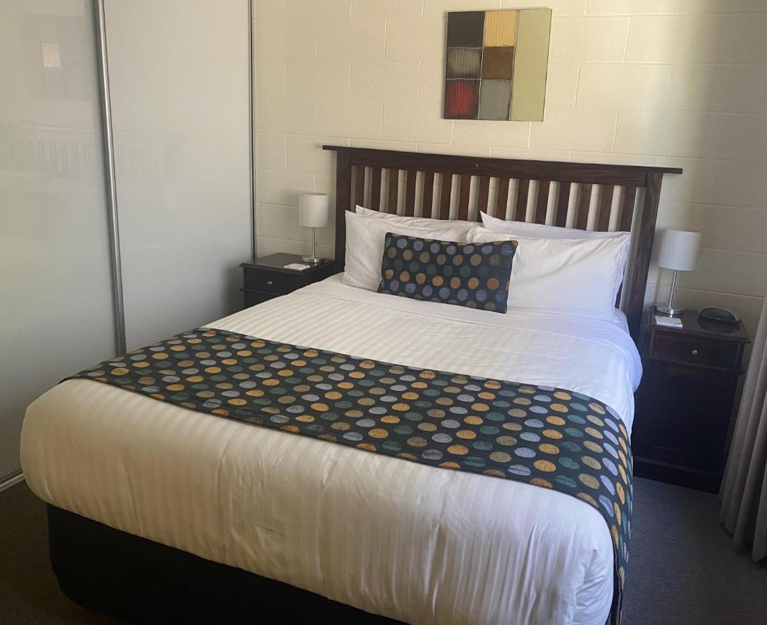 Grosvenor Court Aparthotel 4*