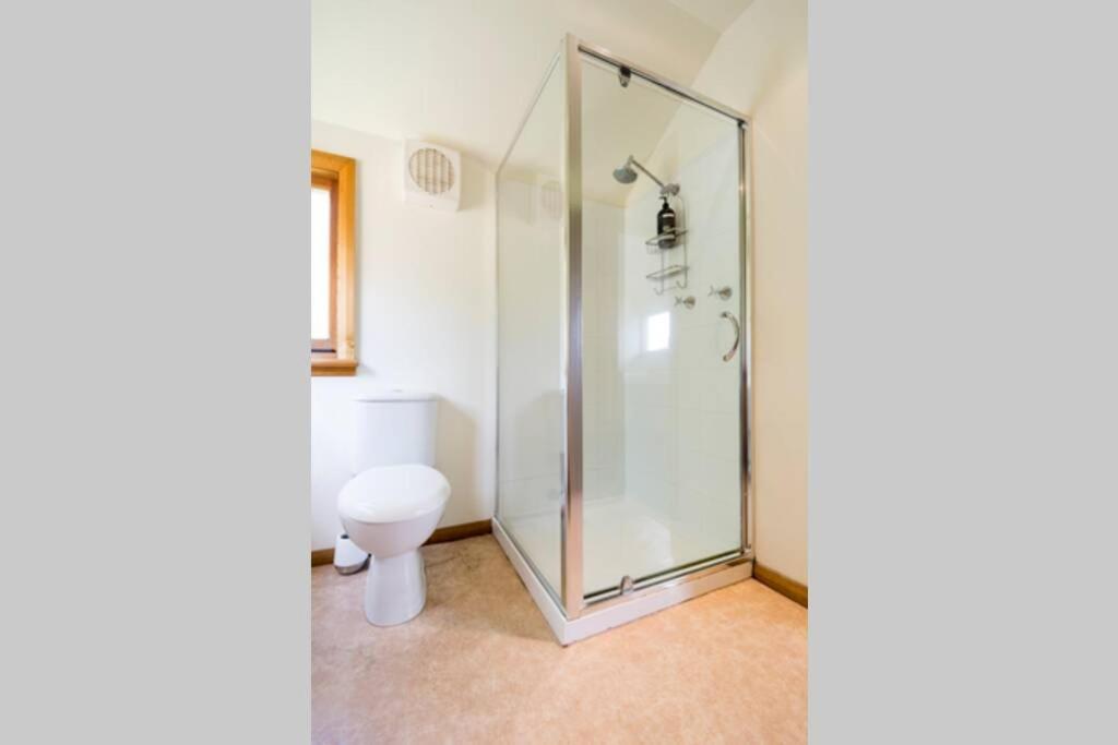 Location In Hobart! Luxury 4 Bedroom With Stunning Views Holiday home *