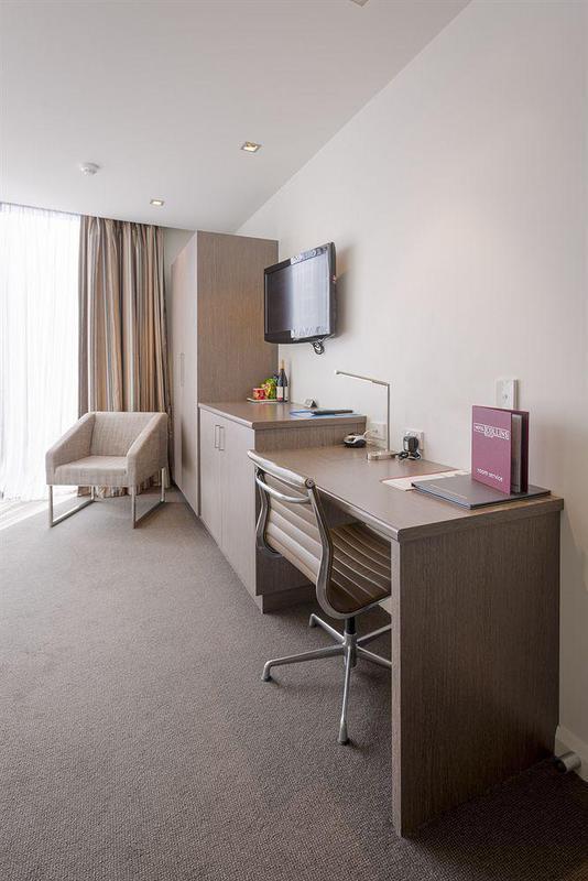 Mantra Collins Aparthotel 4*