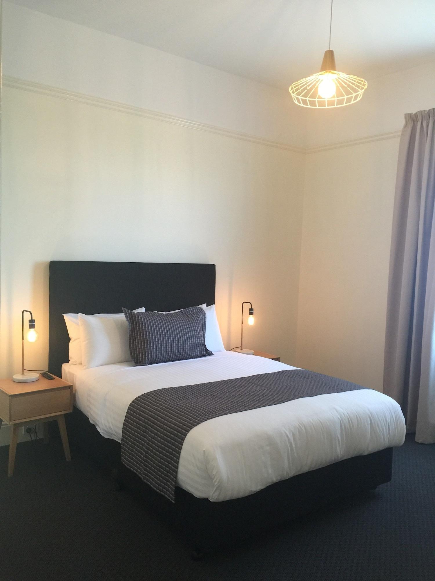 Grosvenor Court Aparthotel 4*