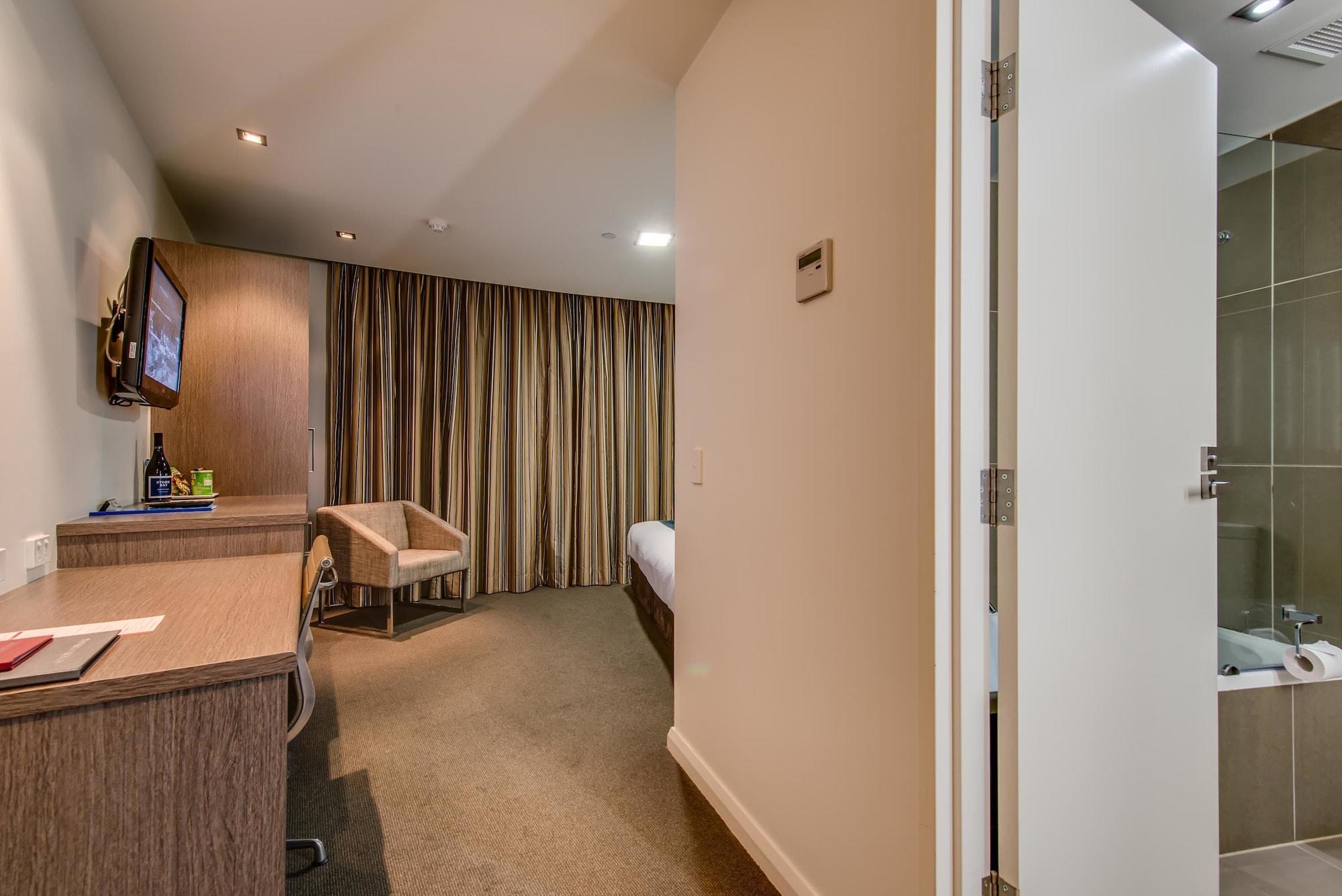 Mantra Collins 4*