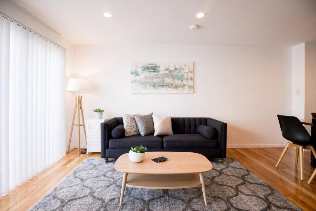 Chic Harbourside Group Haven In Heart Of Holiday home Hobart