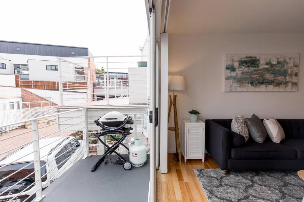 Holiday home Chic Harbourside Group Haven In Heart Of Hobart