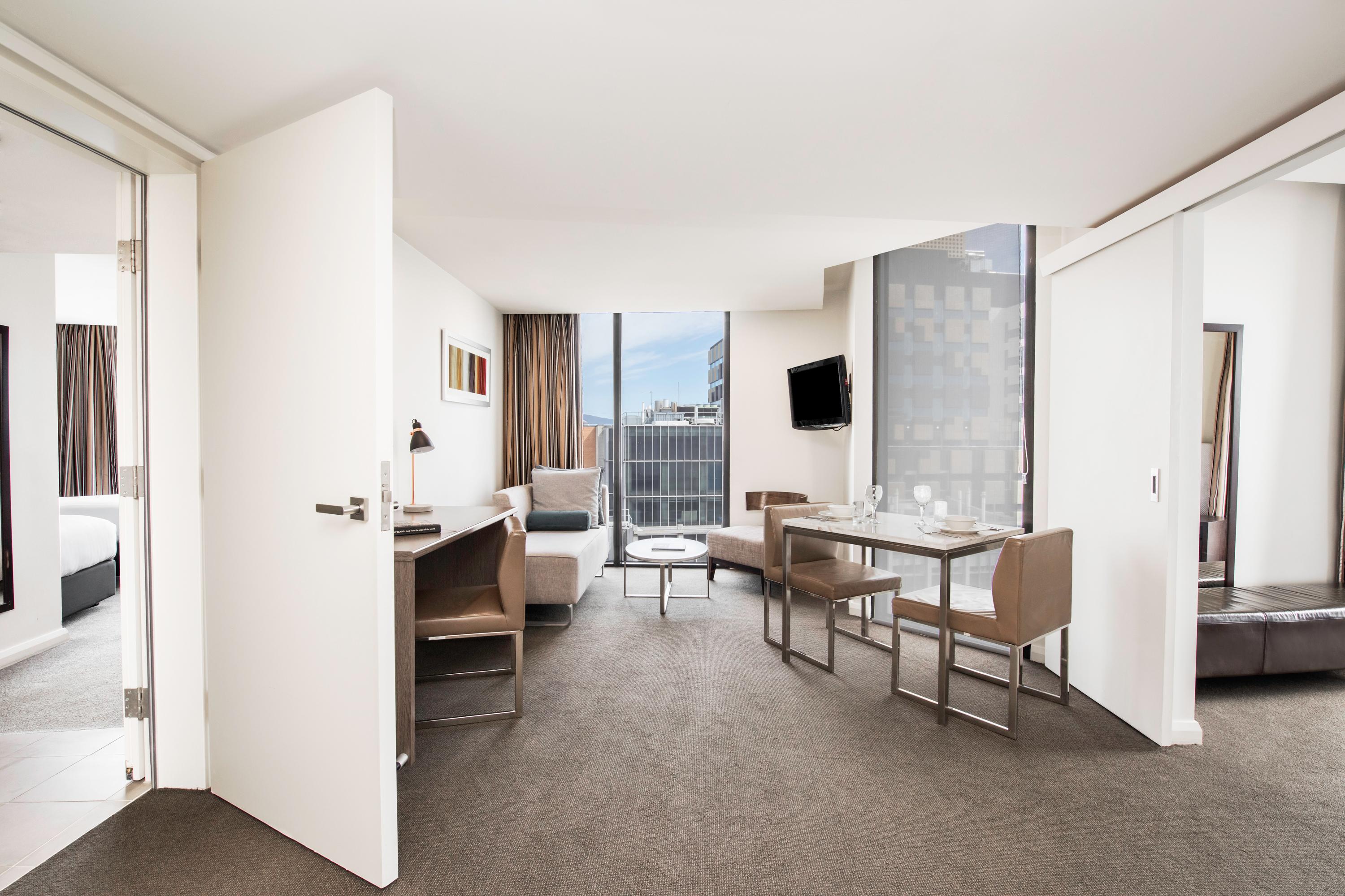 Aparthotel Mantra Collins