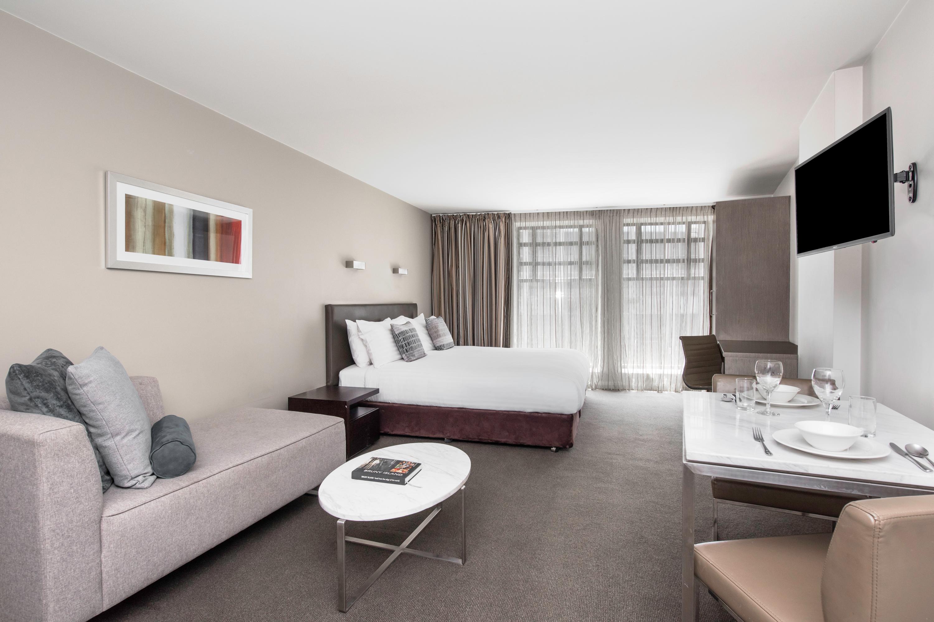 Aparthotel Mantra Collins