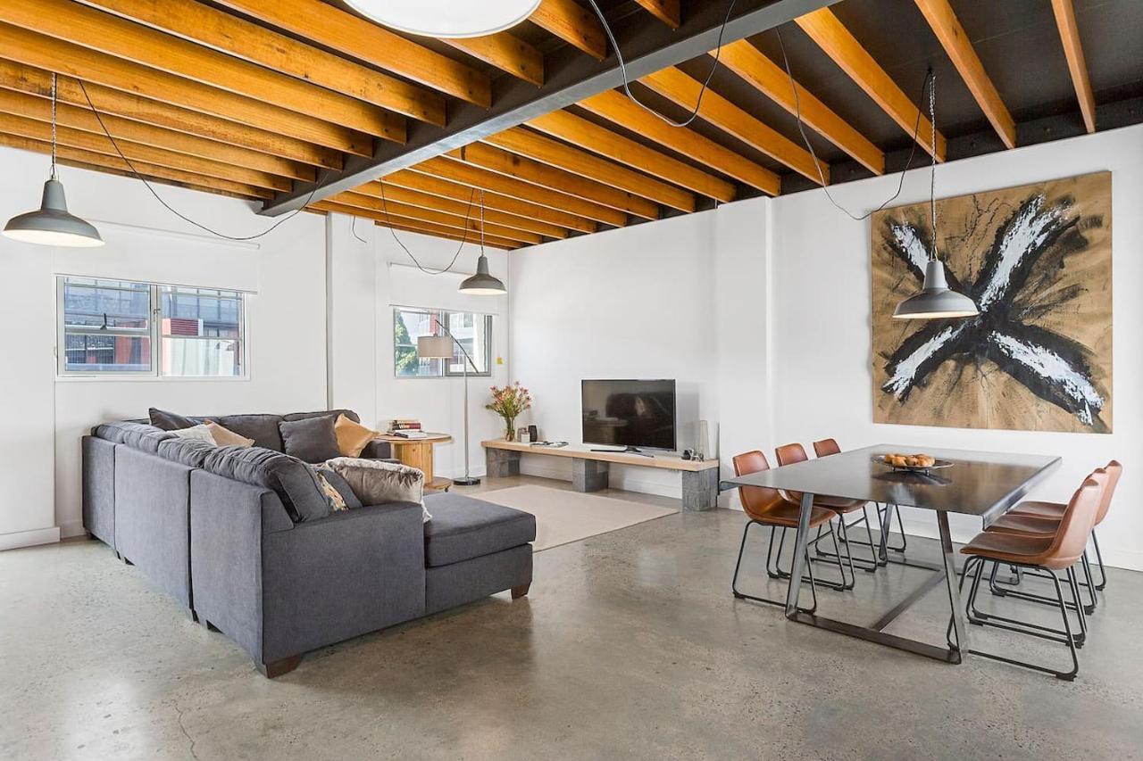 Stunning Warehouse Pad - Moments From The Waterfront Apartment Hobart