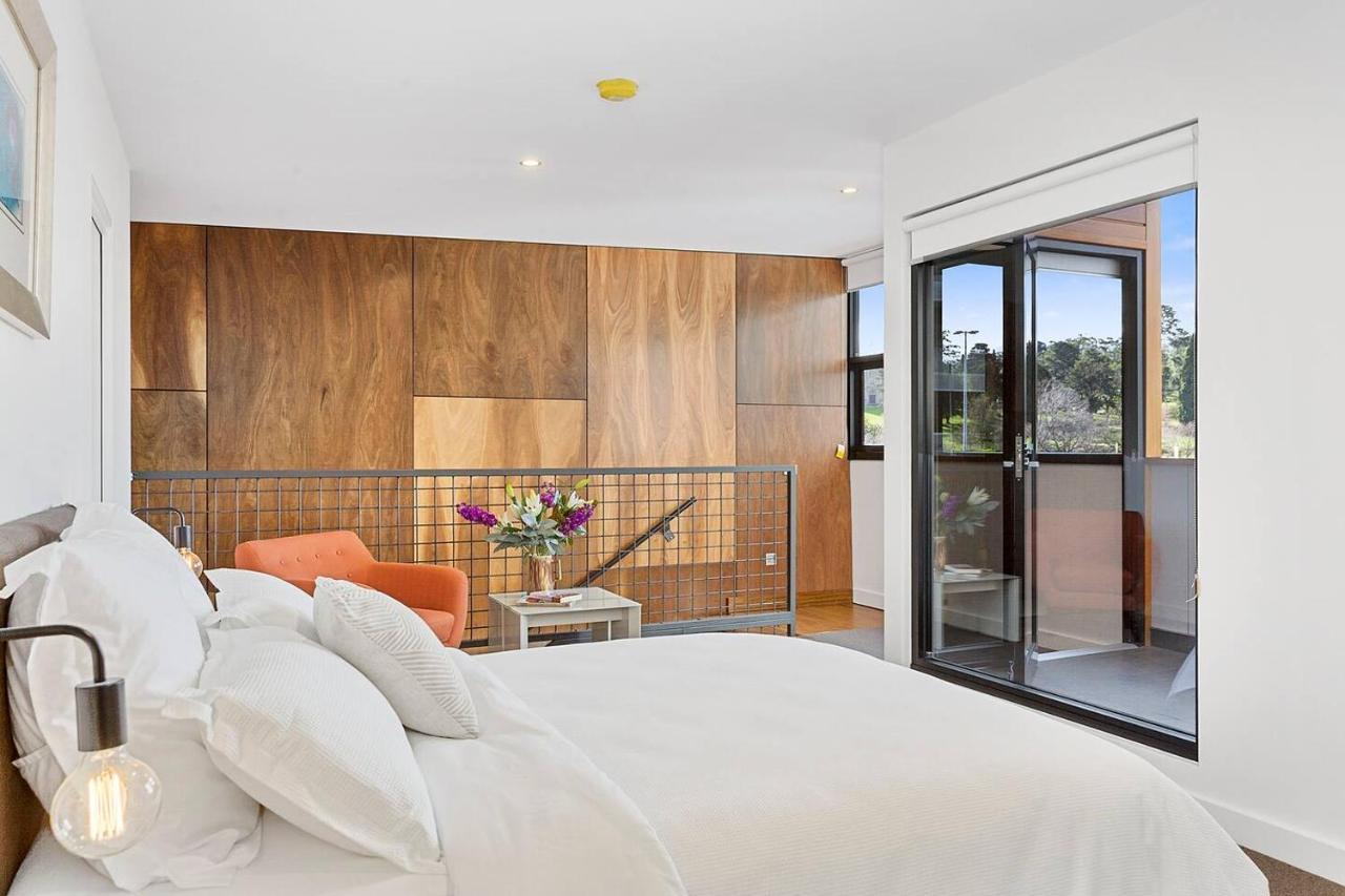 Stunning Warehouse Pad - Moments From The Waterfront Apartment Hobart