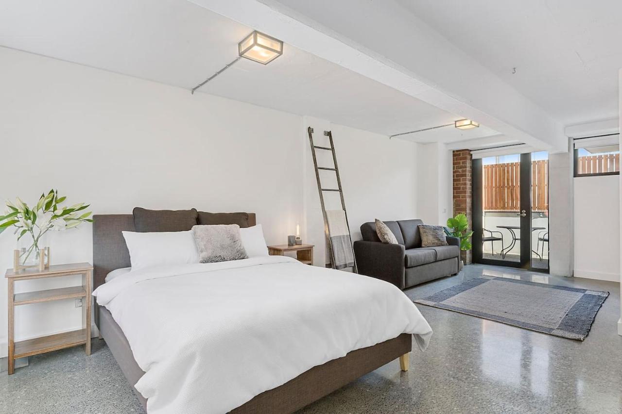 Stunning Warehouse Pad - Moments From The Waterfront Apartment Hobart
