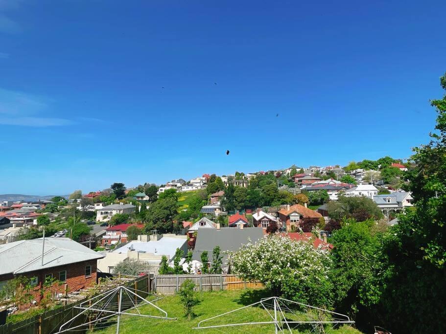 Holiday home Stunning West Home- Close To And Shops Hobart