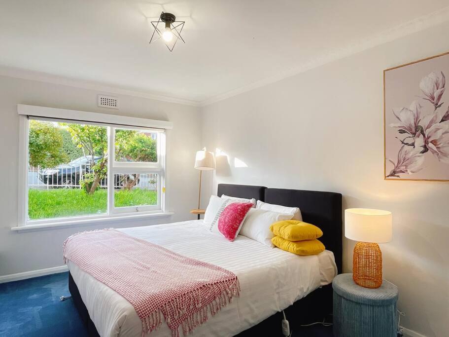 Holiday home Stunning West Home- Close To And Shops Hobart