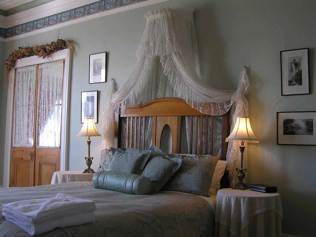 Undine Colonial 4*