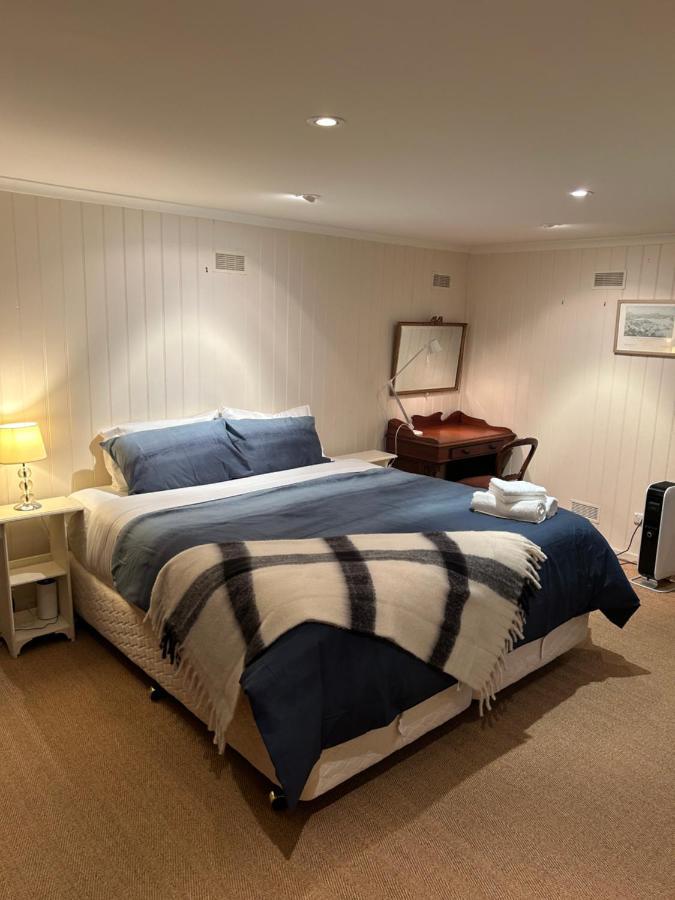Lumeah - Servant Quarters * Hobart