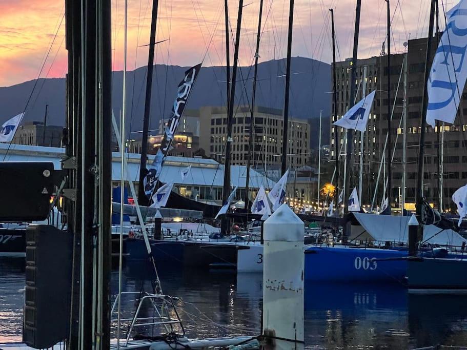 Arthurton * Hobart