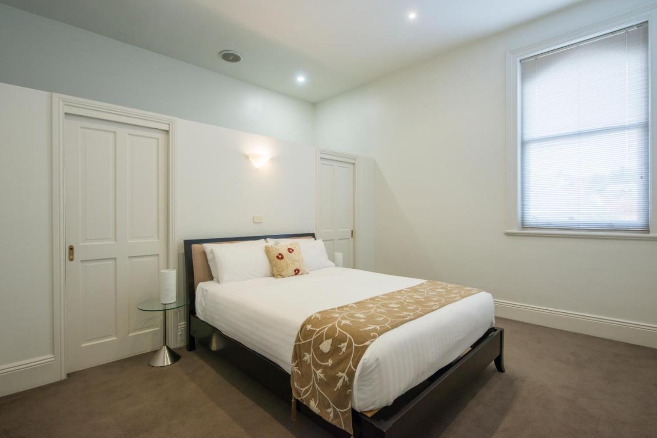 Roxburgh House *