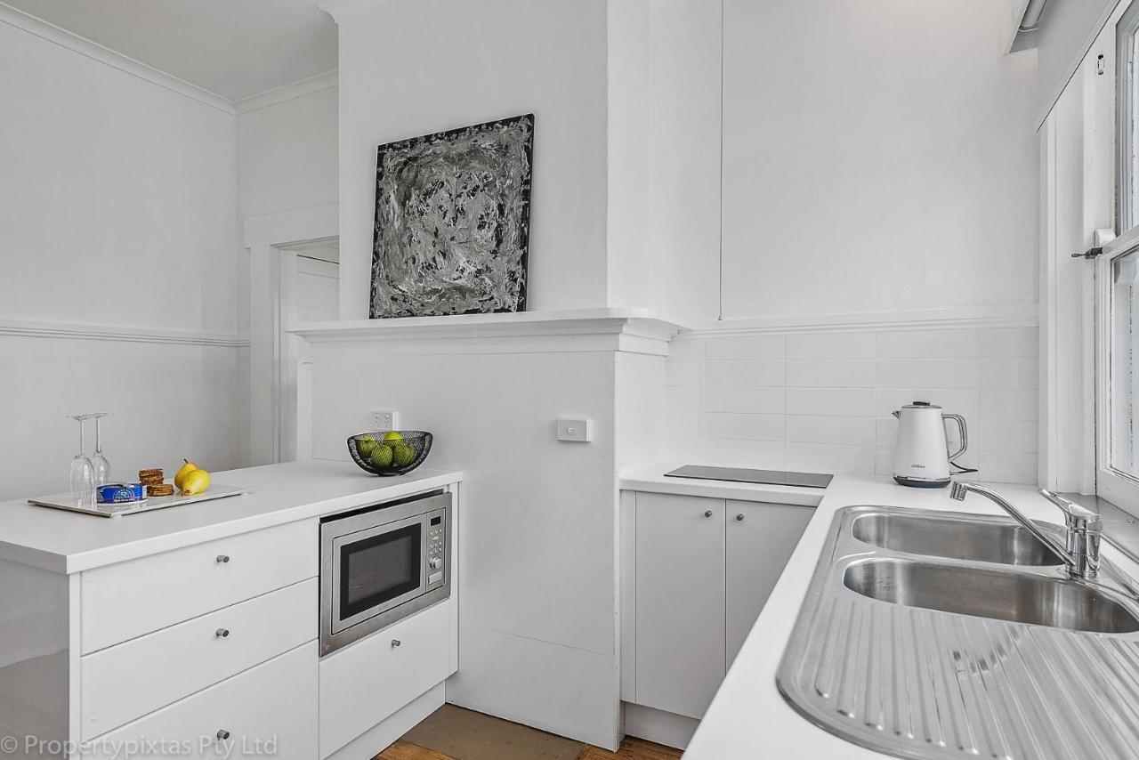 Holiday home On Burnett Location Parking Sleeps 8 *
