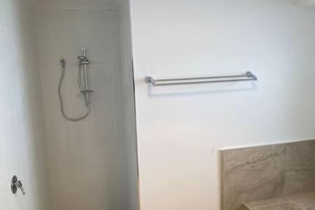 Spacious Modern Outstanding Views Sleeps 9 Holiday home *