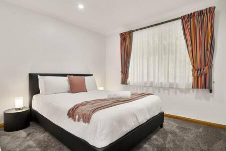 Lovely 2 Bed With Views Hobart