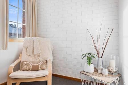 Holiday home Cosy Renovated 2 Bed In Superb Location *