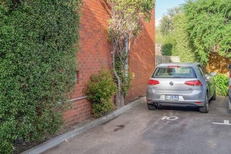 Cosy Renovated 2 Bed In Superb Location Holiday home Hobart