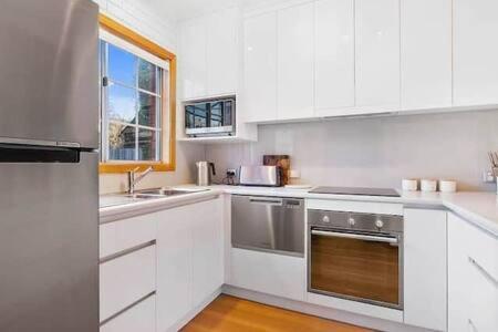 Cosy Renovated 2 Bed In Superb Location * Hobart