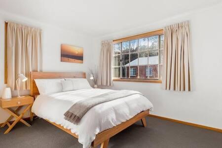 Cosy Renovated 2 Bed In Superb Location Holiday home