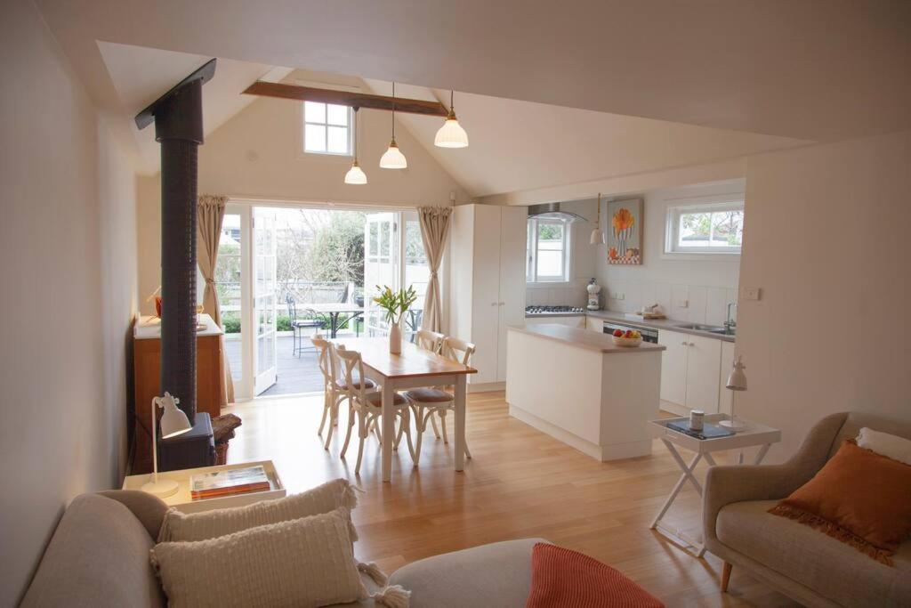 Writer's Cottage, Luxurious Oasis In The Heart Of North Holiday home *