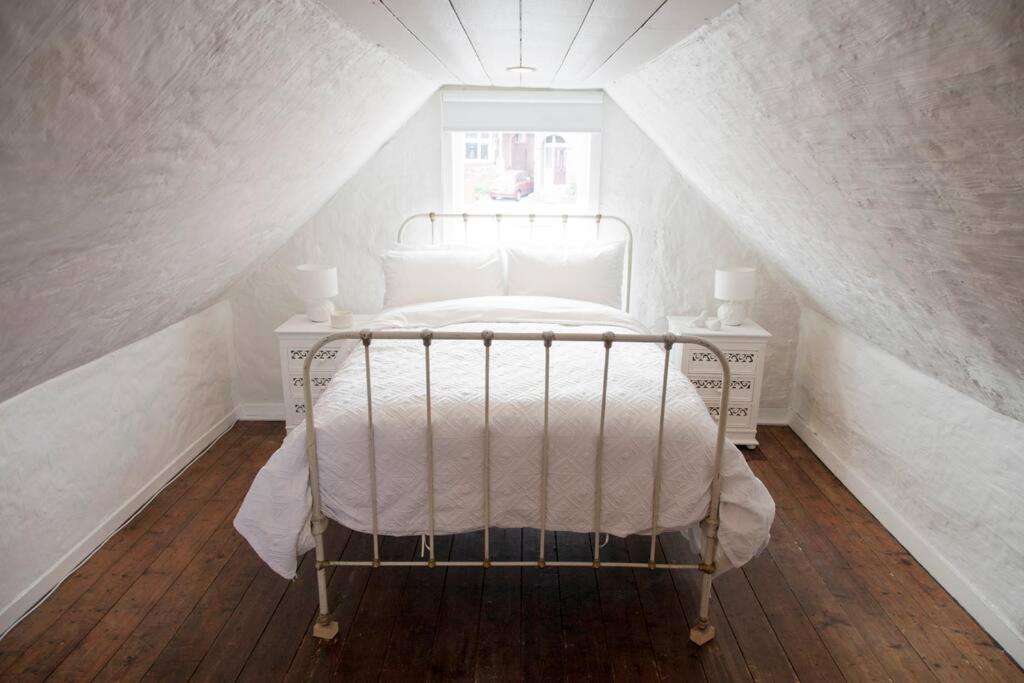 Writer's Cottage, Luxurious Oasis In The Heart Of North *