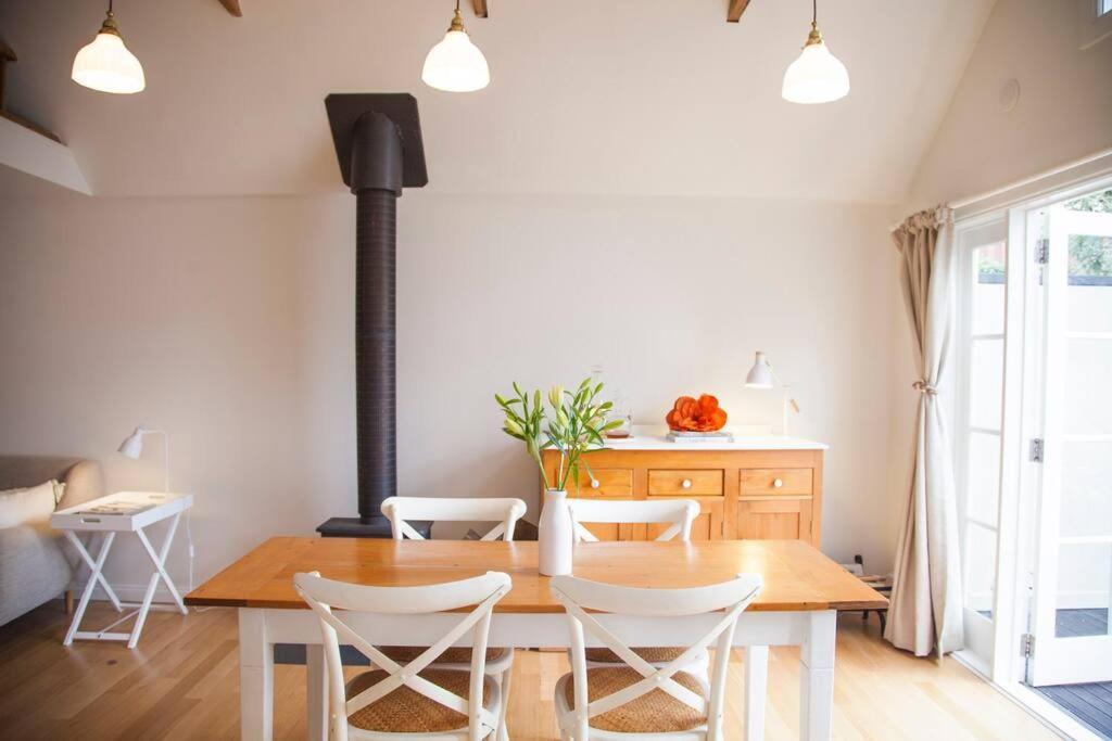Holiday home Writer's Cottage, Luxurious Oasis In The Heart Of North Hobart