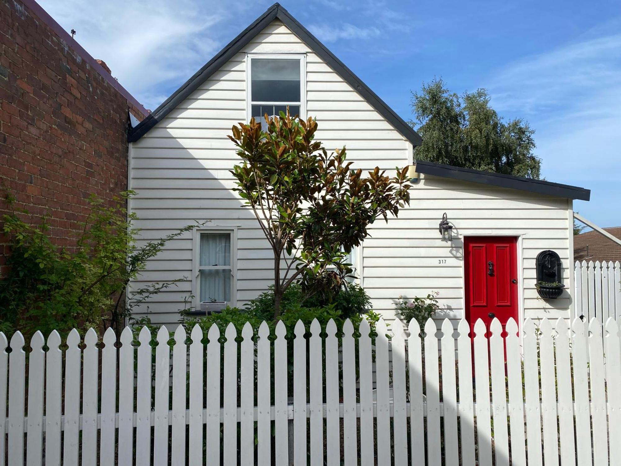 Writer's Cottage, Luxurious Oasis In The Heart Of North
