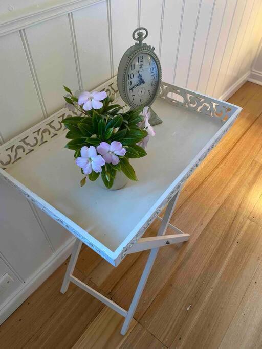 Writer's Cottage, Luxurious Oasis In The Heart Of North Hobart